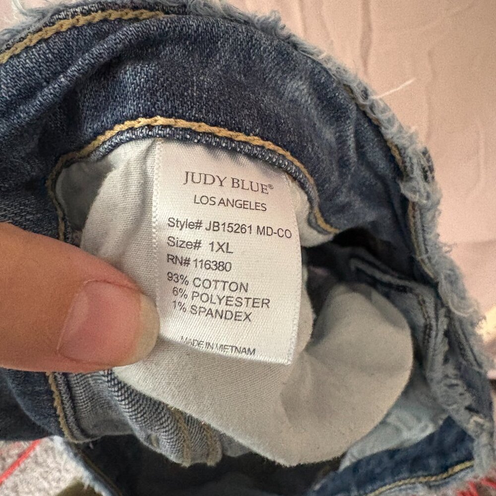 Judy Blue Shorts Women Mid Rise Frayed Button Fly Distressed Cuffed Size XL - Picture 8 of 9